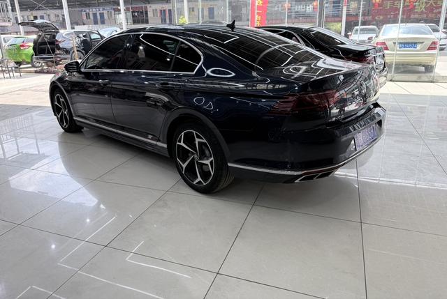 Volkswagen Magotan 2023 2 Million Vehicle Commemorative Edition 330TSI DSG Leader – фото 10