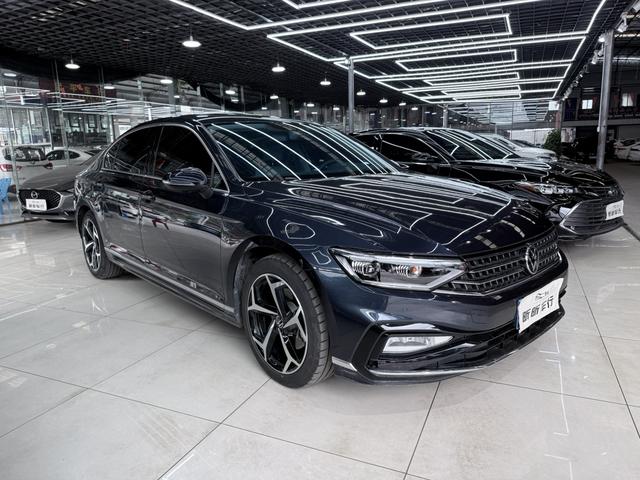 Volkswagen Magotan 2023 2 Million Vehicle Commemorative Edition 330TSI DSG Leader – фото 11