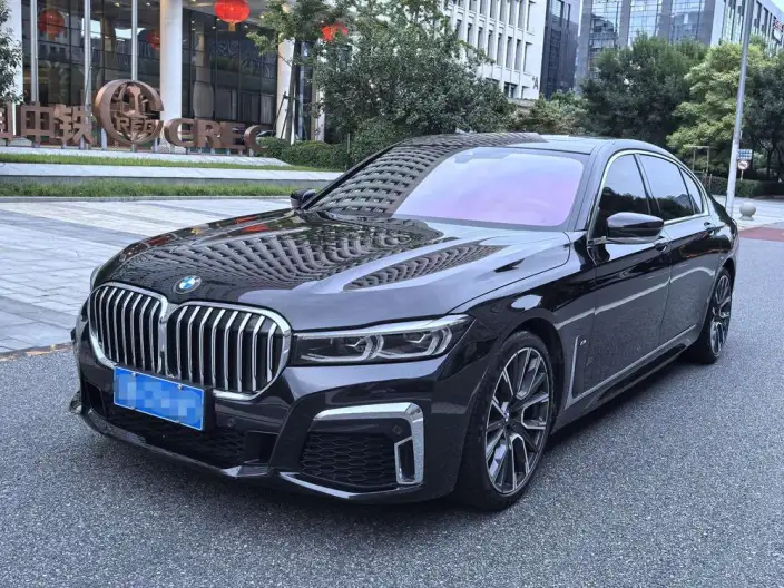 BMW 7 Series 2021 Model 740Li Leading Model M Sports Set