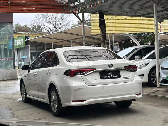 Toyota Corolla 2021 Hybrid 1.8L E-CVT Elite – фото 4