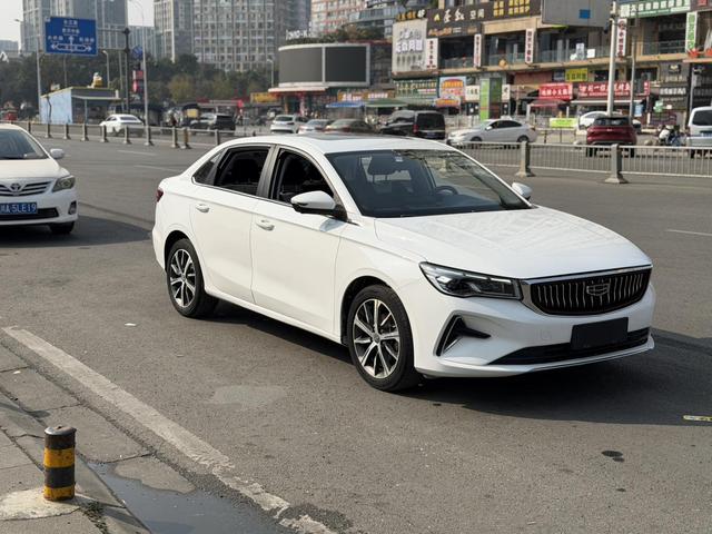 Geely Emgrand 2022 4th Gen 1.5L CVT Flagship – фото 3