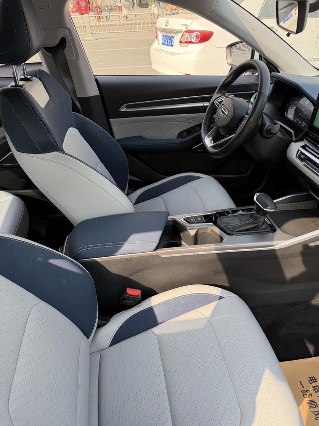 Geely Emgrand 2022 4th Gen 1.5L CVT Flagship – фото 7