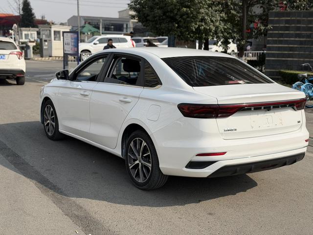 Geely Emgrand 2022 4th Gen 1.5L CVT Flagship – фото 9