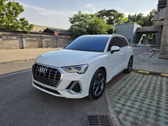 AUDI Q3 2023 Model 35 TFSI Fashion Dynamic Model