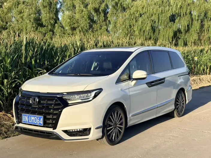 Honda Elysion 2022 Model 2.0L Hybrid Deluxe Edition