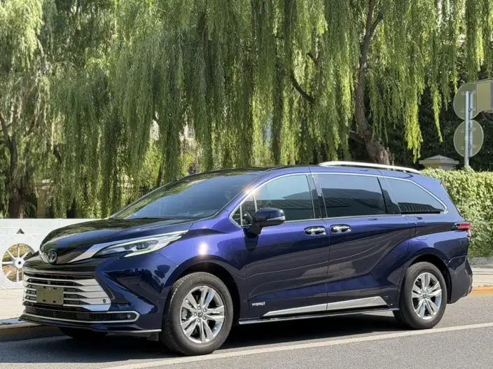 Toyota Sienna 2021 Model 2.5L Hybrid Platinum edition