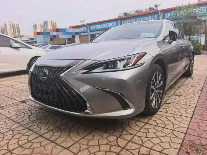 Lexus ES 2022 Model 300h Superior Edition