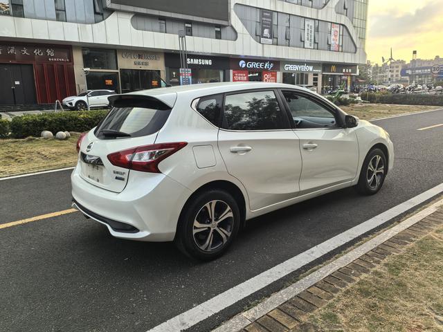 Nissan Tiida 2016 1.6L CVT Cool Move – фото 4