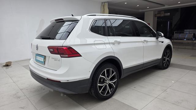 Volkswagen Tiguan L Модель 2020 года 330TSI автоматическое 2WD Smart Dynamic Deluxe Edition National V – фото 4