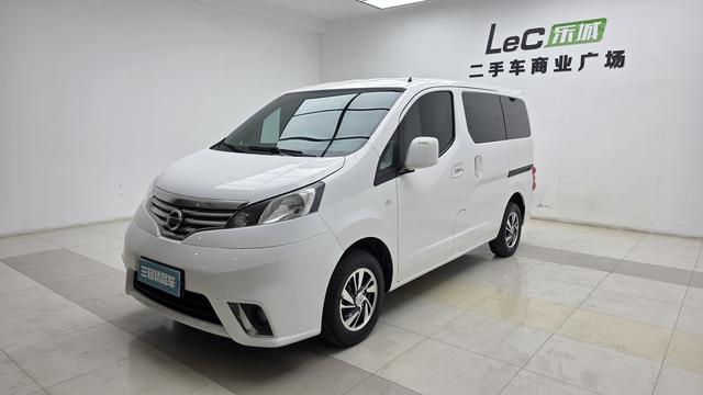 Nissan NV200 Модель 2018 года 1.6L CVT Luxury