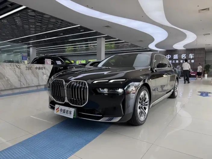 BMW i7 2023 Model eDrive50L Leading Model M Sports Set