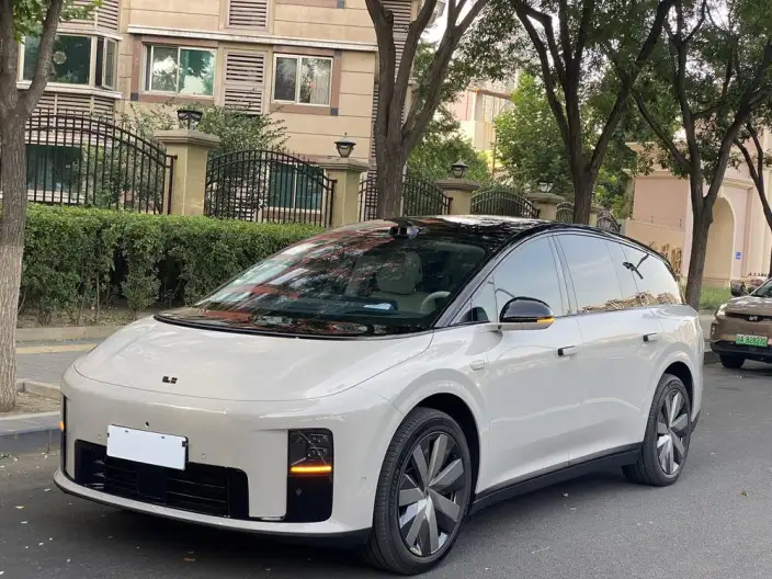 Li Auto i8 2025 Model Standard Edition