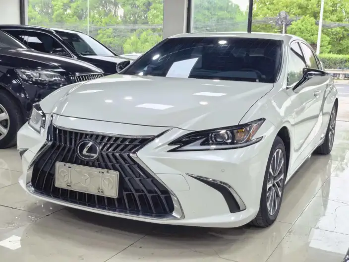Lexus ES 2022 Model 200 Superior Edition