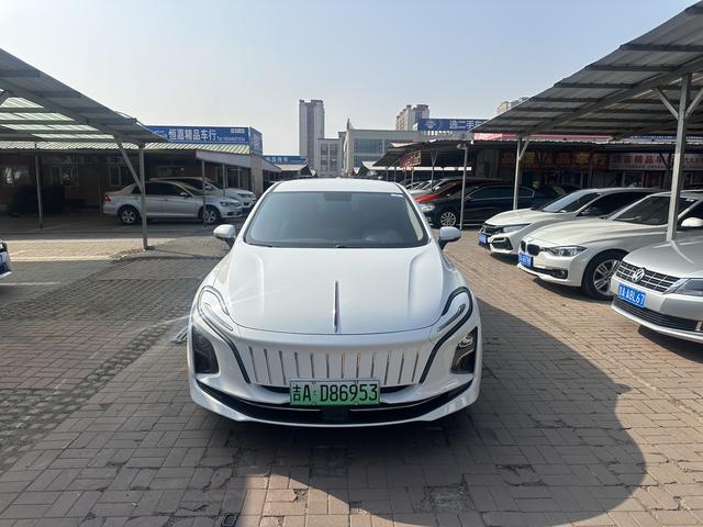 Hongqi E-QM5 2024 модификация 610KM PLUS Edition 100kW – фото 2