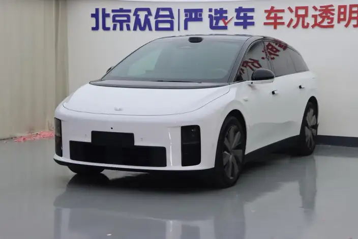 Li Auto i6 2025 Model 4WD Standard Edition