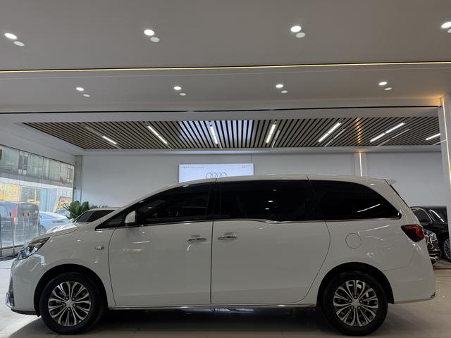 Buick GL8 2023 Land Business 2.0T Luxury – фото 4