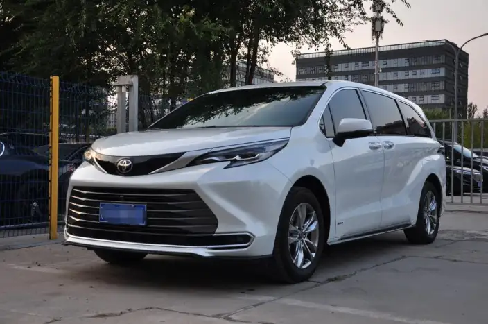 Toyota Sienna 2024 Model Hybrid 2.5L 4WD Premium Edition
