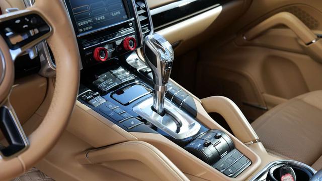 Porsche Cayenne 2015 Cayenne 3.0T – фото 26