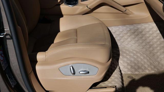 Porsche Cayenne 2015 Cayenne 3.0T – фото 46