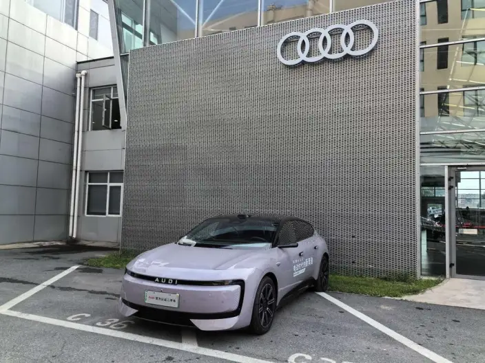 AUDI E5 Sportback 2026 Model Pioneer quattro Model