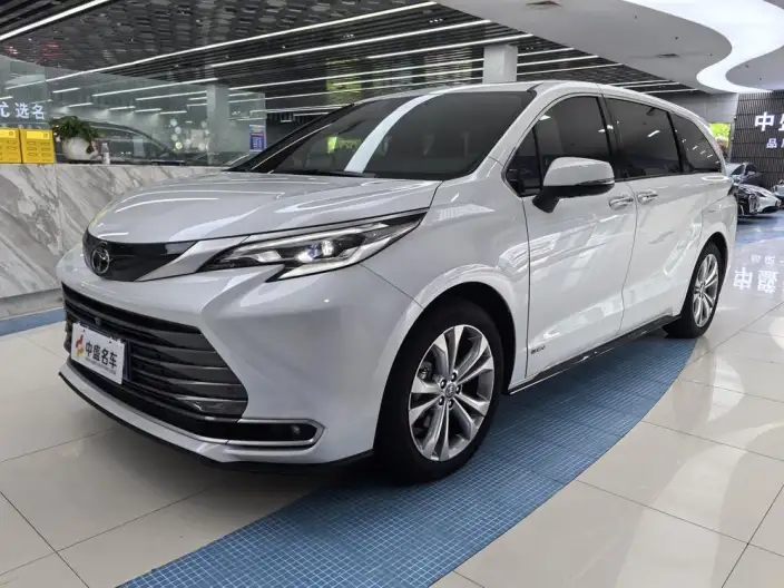 Toyota Sienna 2024 Model Hybrid 2.5L Zhen Xiang Premium Edition