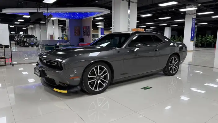 Challenger 2023 Model 3.6L Automatic Rear Drive 5 seat Parallel Imported
