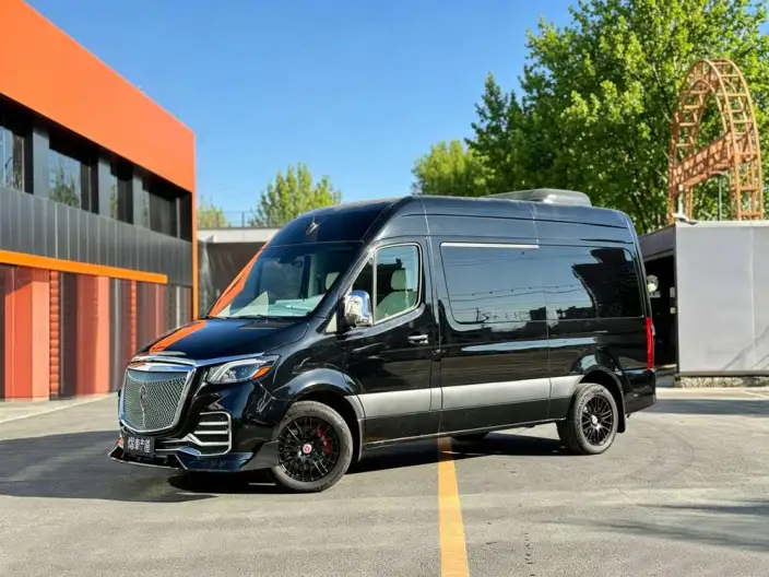 Sprinter 2022 Model 2.0T Automatic Rear Drive 7 seat Parallel Imported