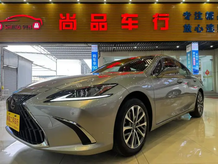 Lexus ES 2022 Model 200 Superior Edition