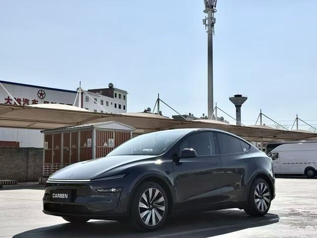 Tesla Model Y 2025 Long Range AWD – фото 1