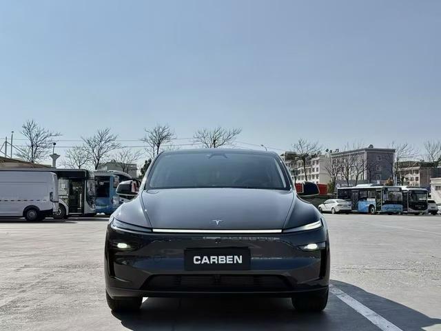 Tesla Model Y 2025 Long Range AWD – фото 4