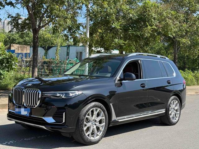 BMW X7 2022 xDrive40i Leading Luxury Package – фото 1