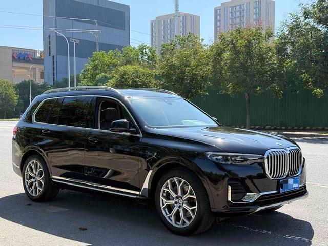 BMW X7 2022 xDrive40i Leading Luxury Package – фото 3