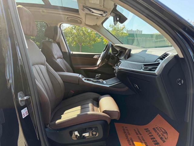 BMW X7 2022 xDrive40i Leading Luxury Package – фото 9