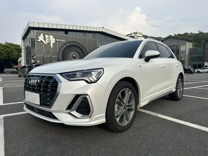 AUDI Q3 2022 Model 40 TFSI Fashion Dynamic Model