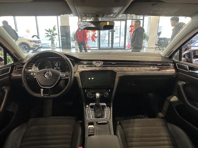 Volkswagen Magotan 2017 модификация 380TSI DSG Prestige – фото 8