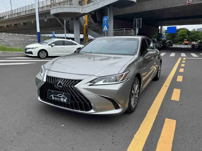 Lexus ES 2022 Model 200 Superior Edition