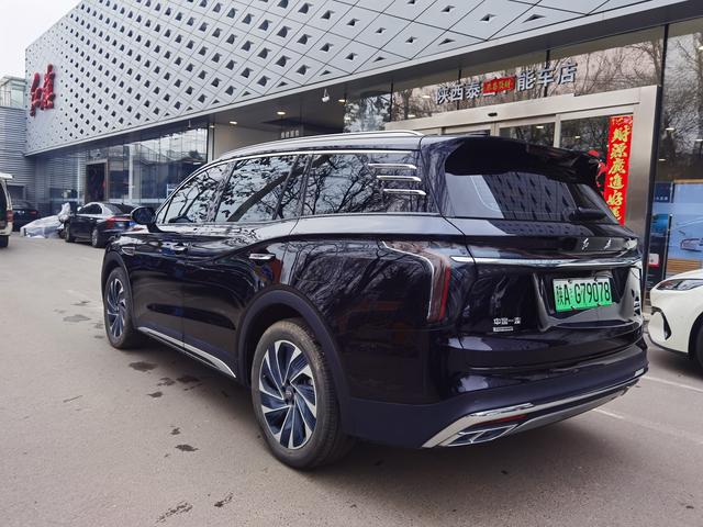 Hongqi HS7 PHEV 2024 модификация 2.0T 4WD Flag Enjoy Edition 6 seat – фото 3