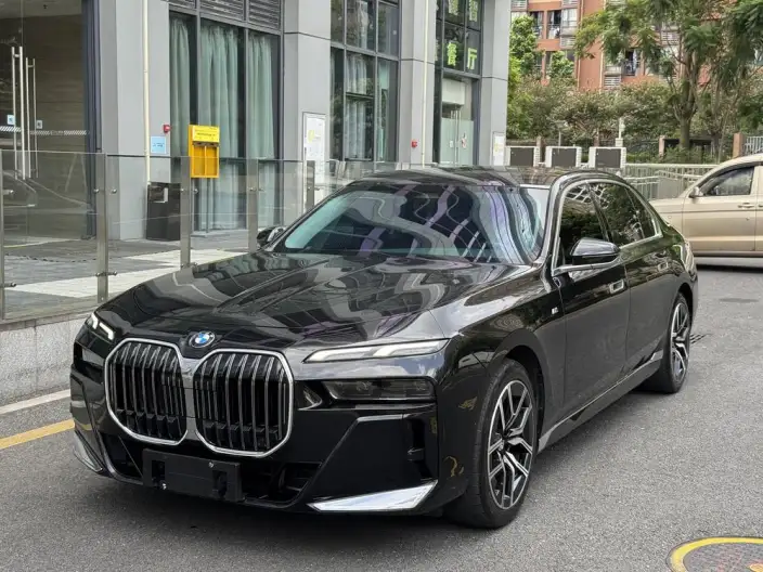 BMW 7 Series 2023 Model 735Li M Sports Set
