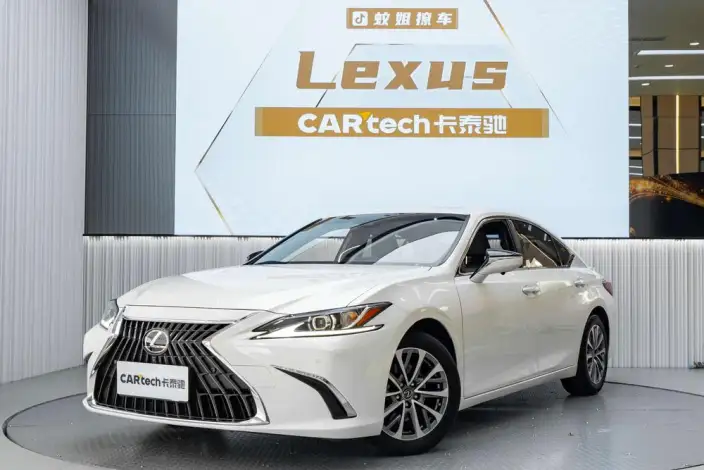 Lexus ES 2022 Model 300h Superior Edition