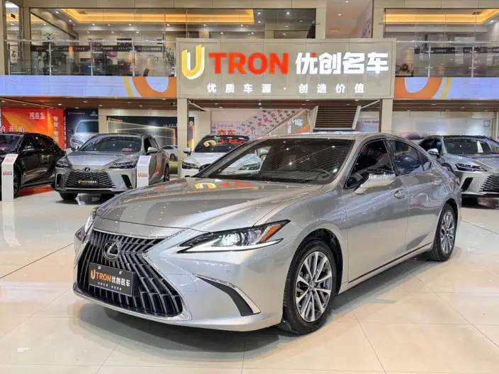 Lexus ES 2022 Model 300h Superior Edition