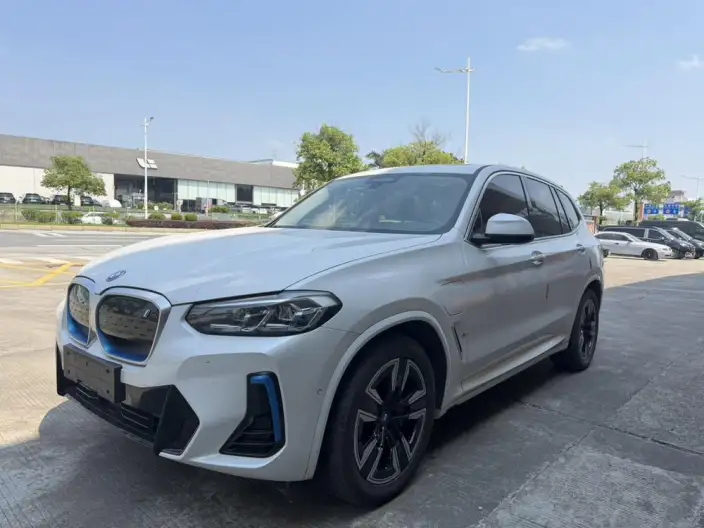 BMW iX3 2021 Model Facelift Leading Model