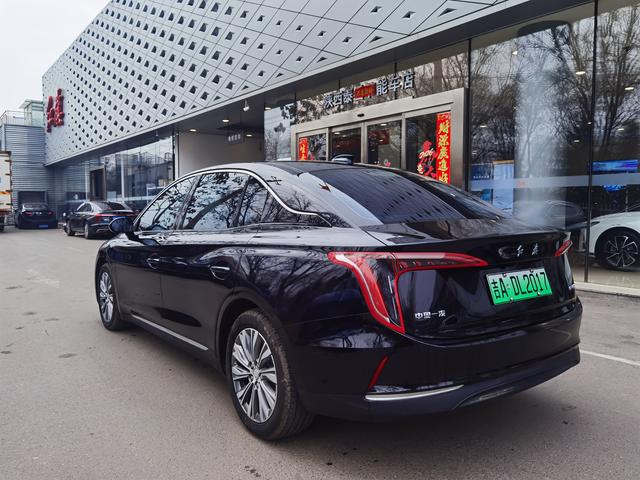 Hongqi E-QM5 2024 модификация 500KM Travel Edition 100kW – фото 4