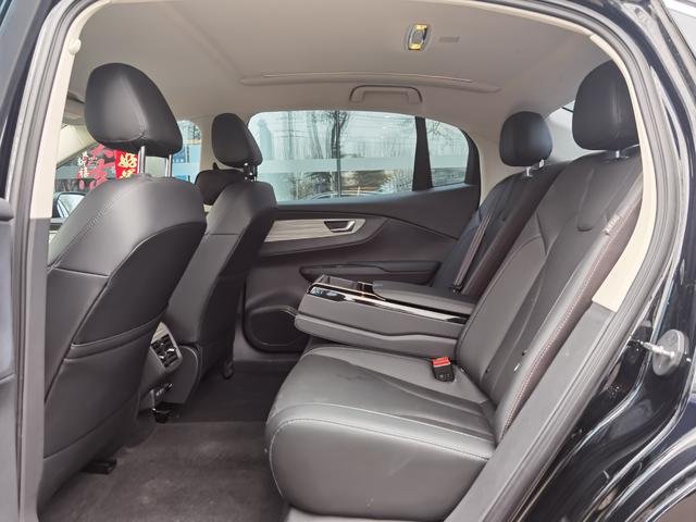 Hongqi E-QM5 2024 модификация 500KM Travel Edition 100kW – фото 8