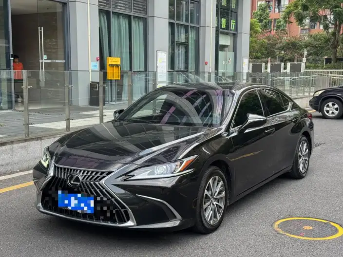 Lexus ES 2022 Model 200 Superior Edition
