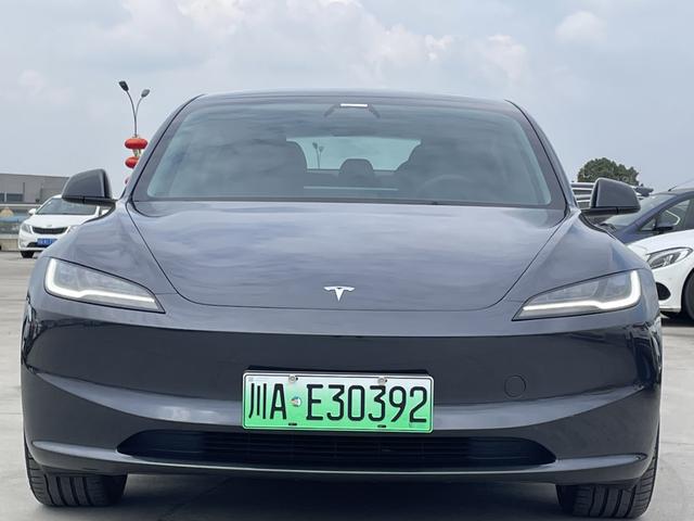 Tesla Model 3 2023 RWD – фото 3