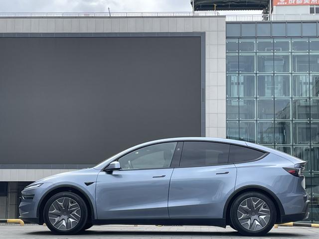 Model Y L 2026 модификация Standard Edition – фото 4