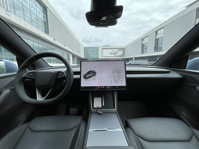 Model Y L 2026 модификация Standard Edition – фото 9