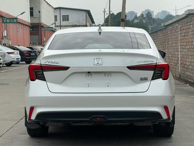 Honda INTEGRA 2023 240TURBO CVT Luxury – фото 3