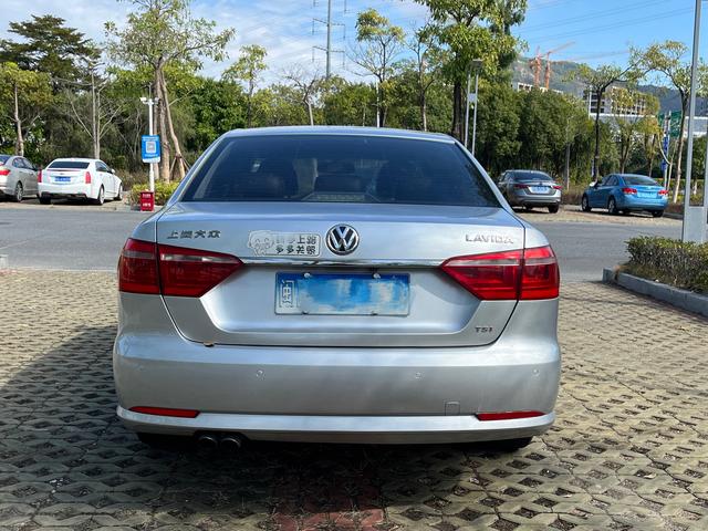 Volkswagen Lavida 2013 модификация 1.4TSI Manual Deluxe Edition – фото 9