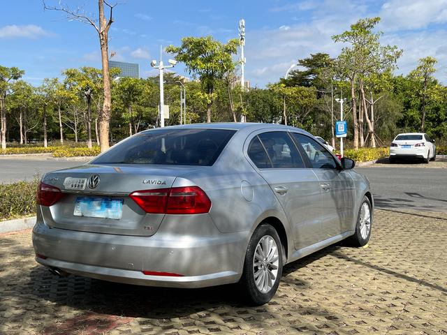 Volkswagen Lavida 2013 модификация 1.4TSI Manual Deluxe Edition – фото 10